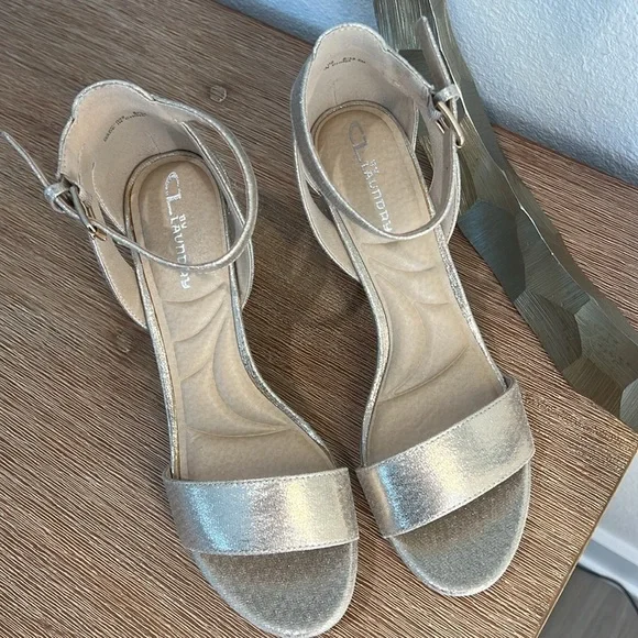 CL by LAUNDRY Starstone Platform Gold Heels - Picture 7 of 11